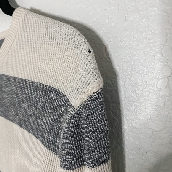 Banana Republic Men’s Off-White and Grey Sweater - Picture 3 of 7